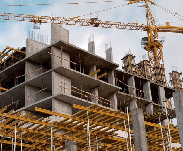 قطاع المقاولات يندفع نحو الاقتراض تأثرا بإرتفاع التكاليف وتأخر تدفقات النقدية