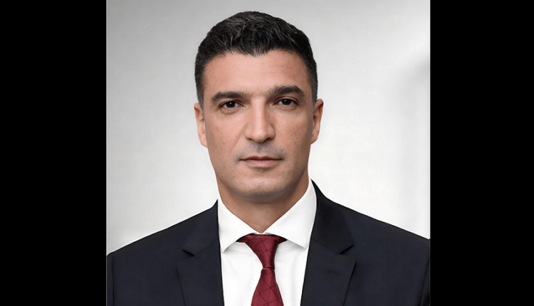 الصناعة تعتمد اشتراطات تراخيص مصانع مستحضرات التجميل المعدلة