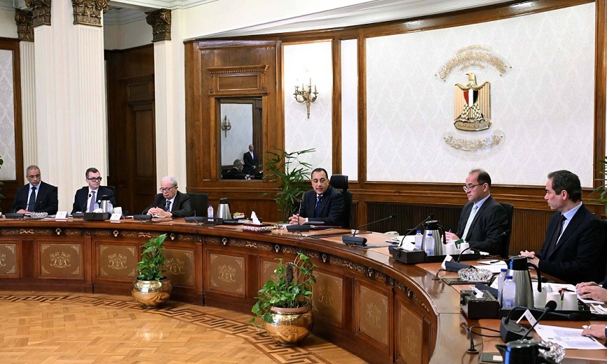 رئيس الوزراء يكلف بسرعة الانتهاء من تسوية مديونيات الهيئة الوطنية للإعلام