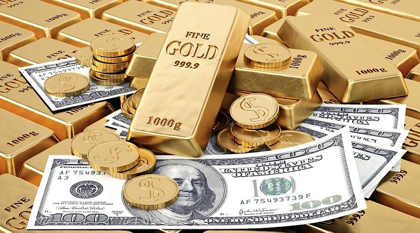 الذهب يتراجع وسط صعود الدولار وتوقعات رفع أسعار الفائدة