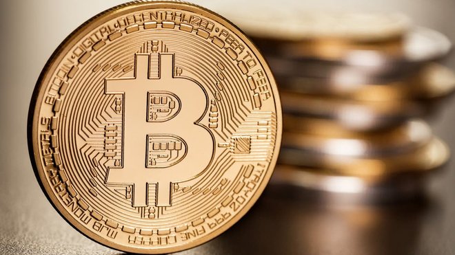 العملات المشفرة تحت الضغط وبيتكوين تسجل أدنى مستوى منذ أبريل