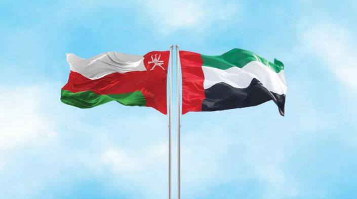 الإمارات وسلطنة عمان تطلقان ممرا لوجستيا لتعزيز التجارة الإقليمية